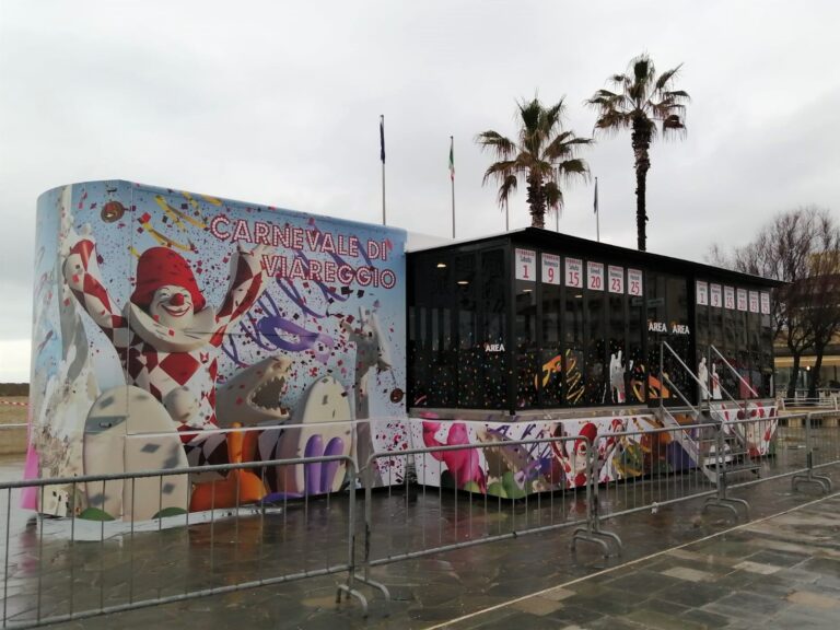 Greetings from the Viareggio Carnival with our Svizzera Hospitality!